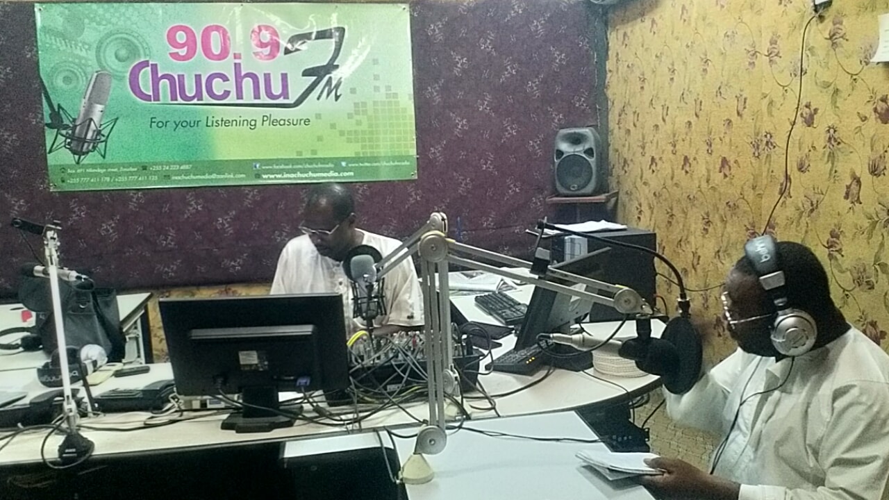 Click to enlarge image studio_za_909_Chuchu_FM_ Zanzibar_1.jpg